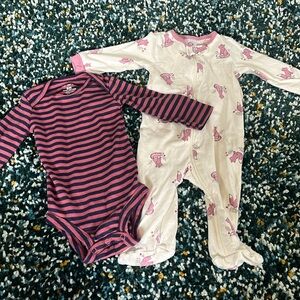 2 for 1 baby girl onsie 0-3 mo, 6m